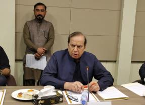 駐卡拉奇總領事李碧建出席中國企業(yè)承包巴基斯坦信德省綠色氫能項目諒解備忘錄簽字儀式.jpg 駐卡拉奇總領事李碧建出席中國企業(yè)承包巴基斯坦信德省綠色氫能項目諒解備忘錄簽字儀式.jpg