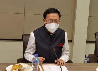 駐卡拉奇總領事李碧建出席中國企業(yè)承包巴基斯坦信德省綠色氫能項目諒解備忘錄簽字儀式.jpg 駐卡拉奇總領事李碧建出席中國企業(yè)承包巴基斯坦信德省綠色氫能項目諒解備忘錄簽字儀式.jpg