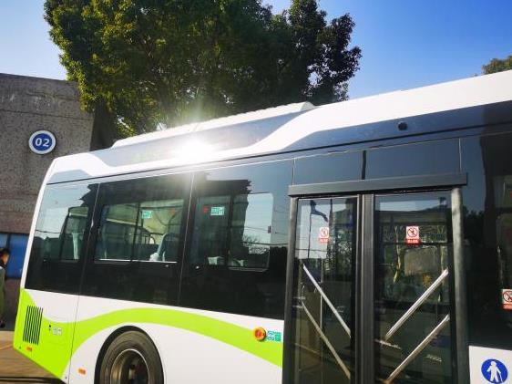 上海將陸續(xù)上線覆蓋嘉定、奉賢、金山、臨港的31輛氫燃料公交車.jpg 上海將陸續(xù)上線覆蓋嘉定、奉賢、金山、臨港的31輛氫燃料公交車.jpg