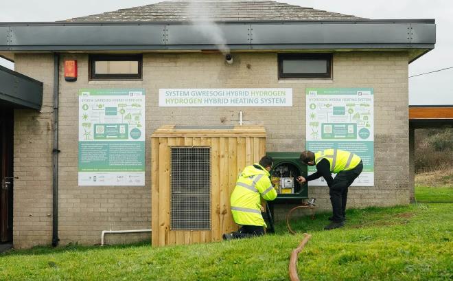 智能氫混合加熱系統在英國成功試用.jpg