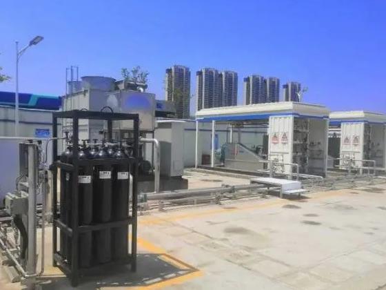 濟南公交第一加氫站啟用，氫燃料車將運行更多公交線路