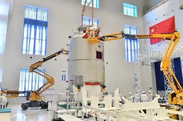 中國(guó)第一臺(tái)空間應(yīng)用燃料電池升空.jpg 中國(guó)第一臺(tái)空間應(yīng)用燃料電池升空.jpg