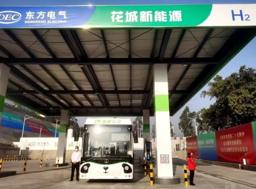 氫能公交車上線！攀枝花市首批10輛氫能公交車投運.jpg