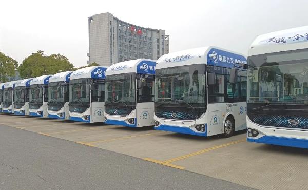 80kW燃料電池發動機，鋒源氫能助力平湖氫能公交示范投運！.jpg