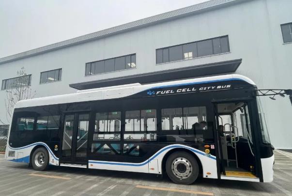 成都市經(jīng)信局領(lǐng)導(dǎo)一行實(shí)地調(diào)研成都新研并試乘氫能公交.jpg 成都市經(jīng)信局領(lǐng)導(dǎo)一行實(shí)地調(diào)研成都新研并試乘氫能公交.jpg