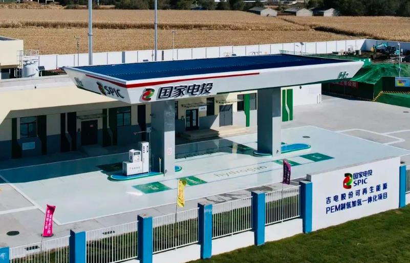 吉電股份中韓示范區“可再生能源+PEM制氫+加氫”一體化場站.jpg