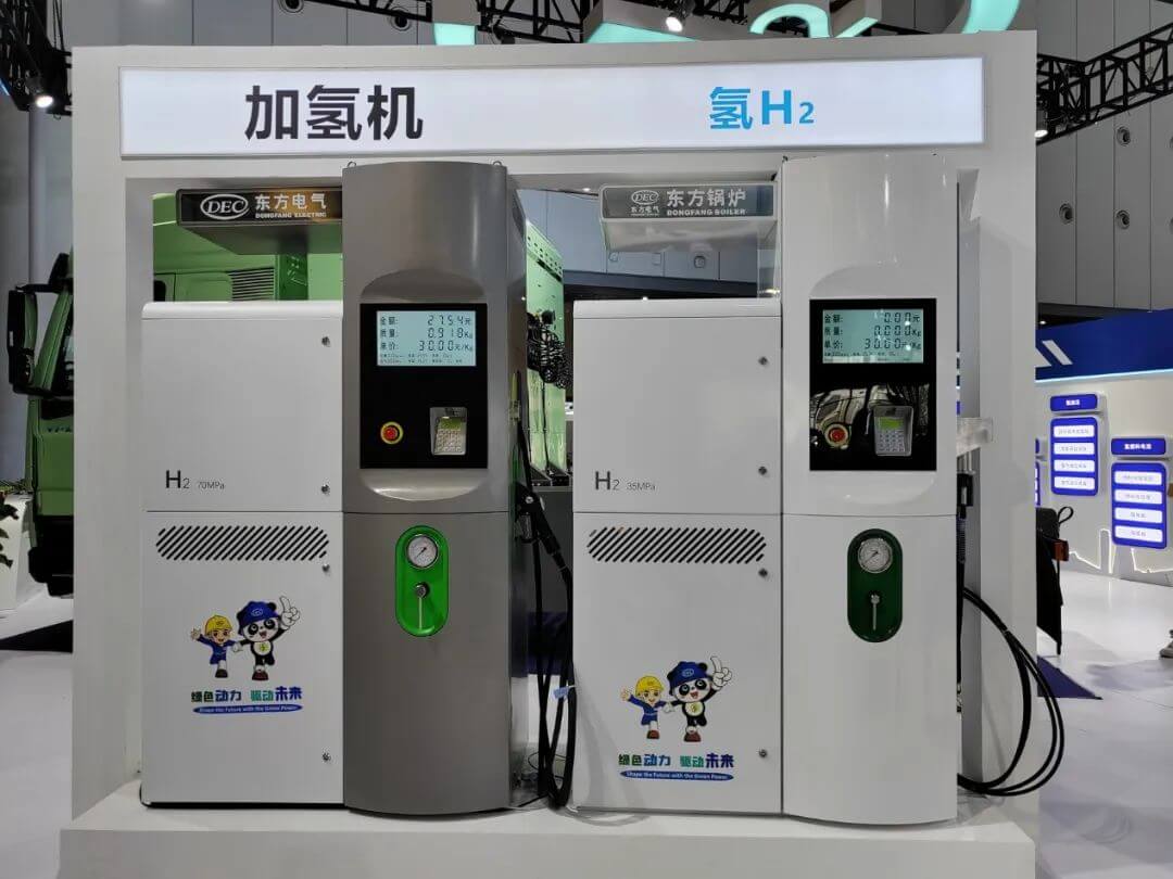 東方電氣子公司研發(fā)的新款加氫機(jī).jpg